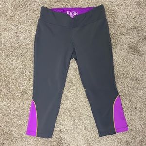 New Balance Womens Grey Capri Leggings 